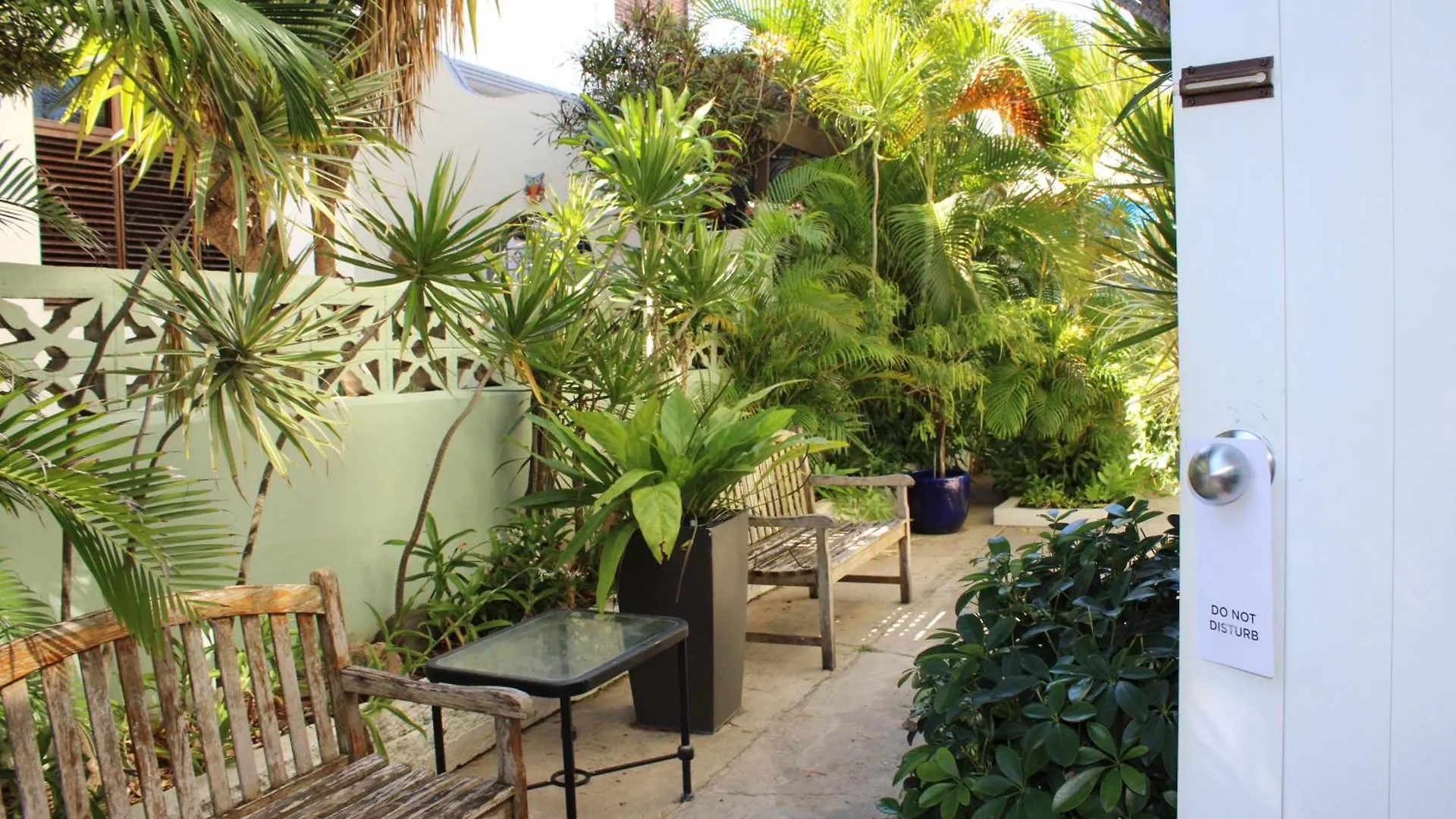 Aparthotel Numero Uno Beach Apartments San Juan