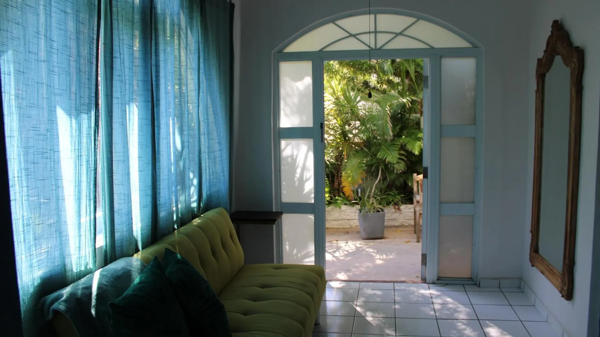 Numero Uno Beach Apartments San Juan Aparthotel