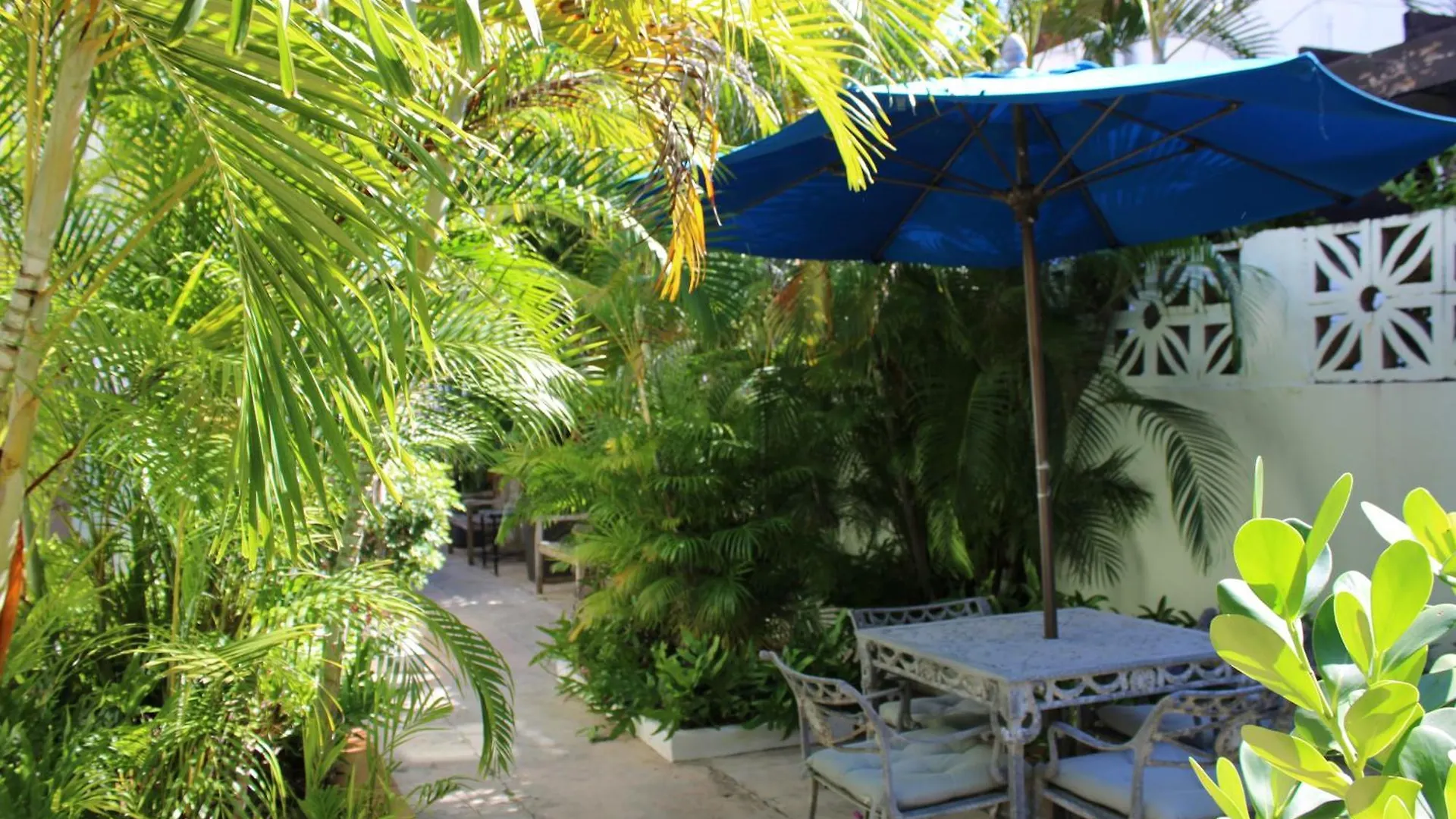 Numero Uno Beach Apartments San Juan 2*,