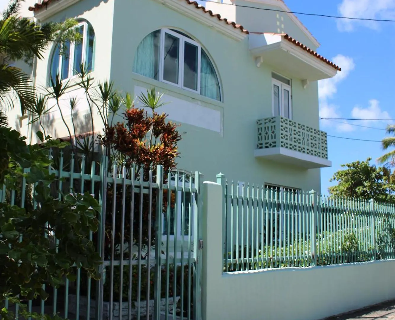 Aparthotel Numero Uno Beach Apartments San Juan